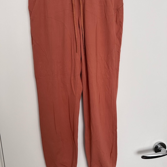 Lululemon ready to rulu jogger size 6 in colour desert sun - Picture 3 of 5